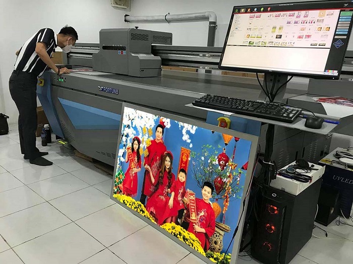 Dịch vụ in uv trên mica tại In Song Phát